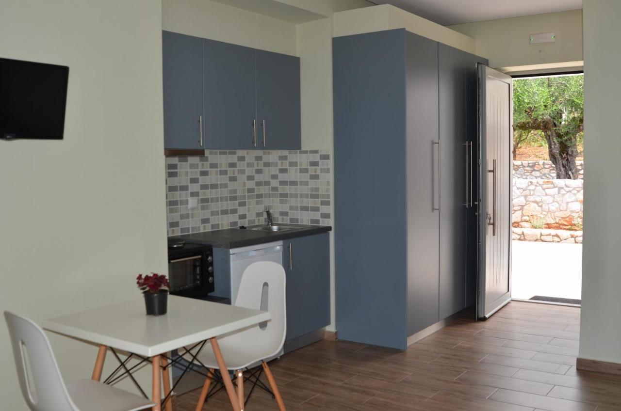 Verga'S Apartments 卡拉马塔 外观 照片
