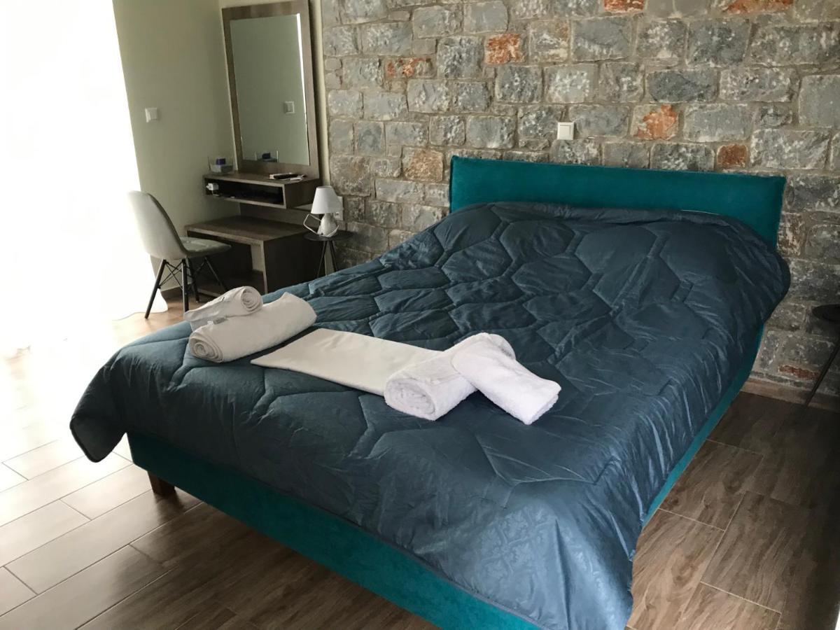 Verga'S Apartments 卡拉马塔 外观 照片