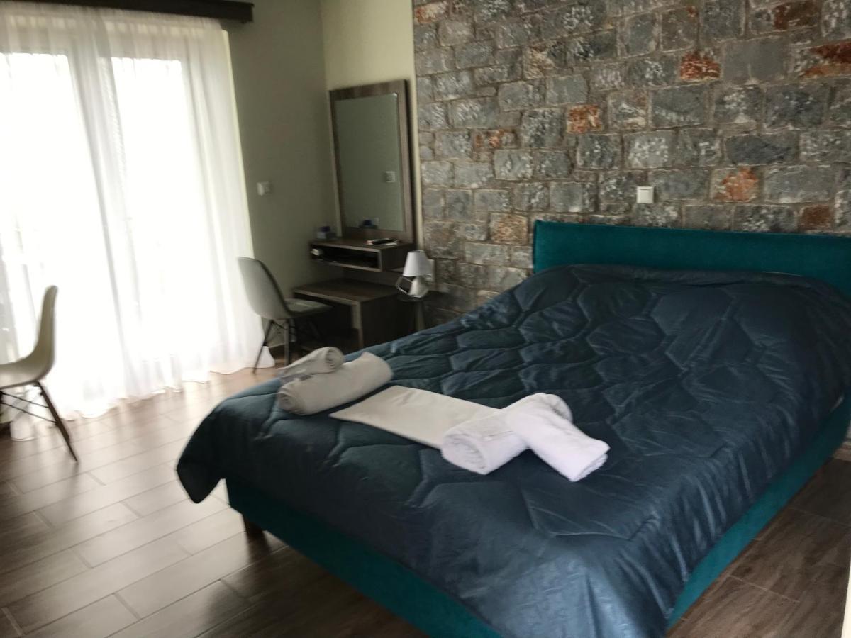 Verga'S Apartments 卡拉马塔 外观 照片