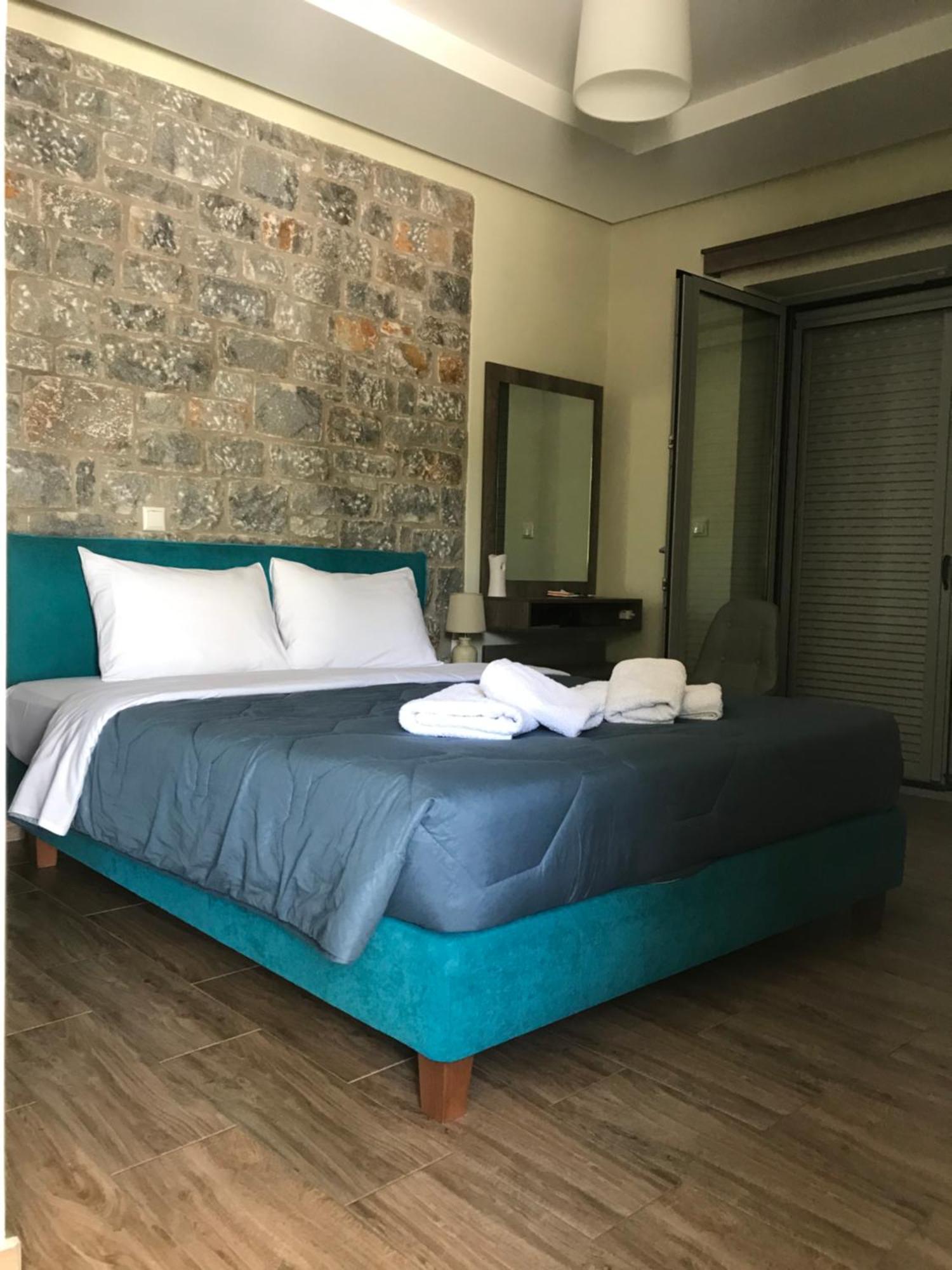 Verga'S Apartments 卡拉马塔 外观 照片