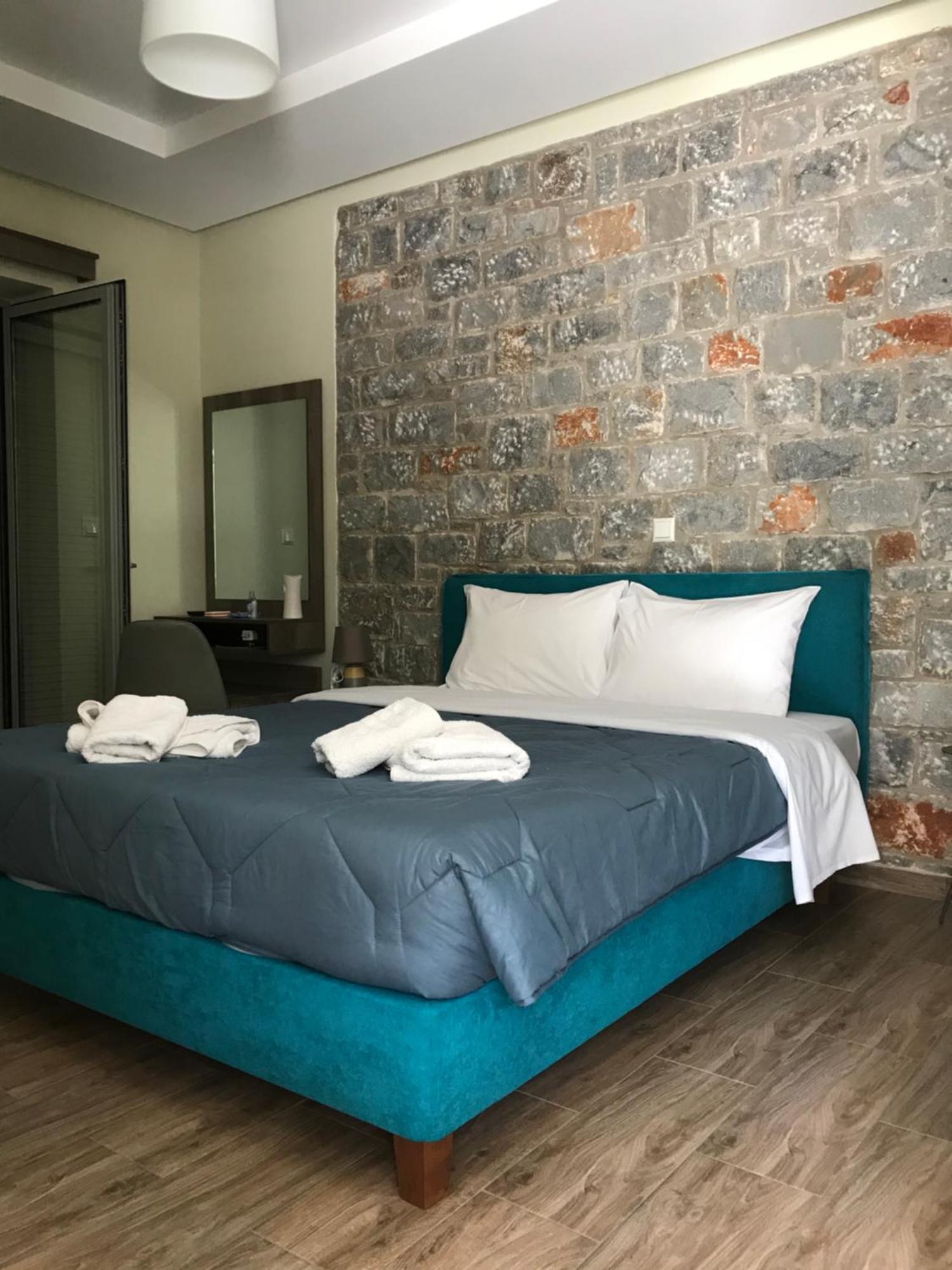 Verga'S Apartments 卡拉马塔 外观 照片